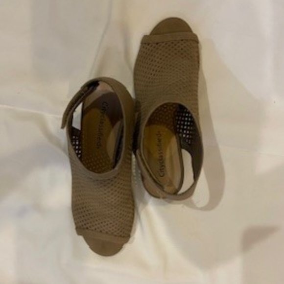 City Classified Mesh Heeled Sandals - Picture 2 of 3